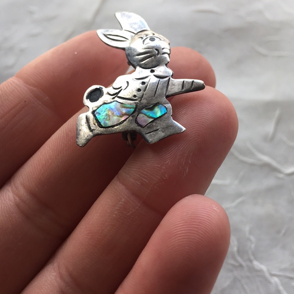 Antique Sterling Rabbit Brooch w Shell Inlay - Picture 2 of 6